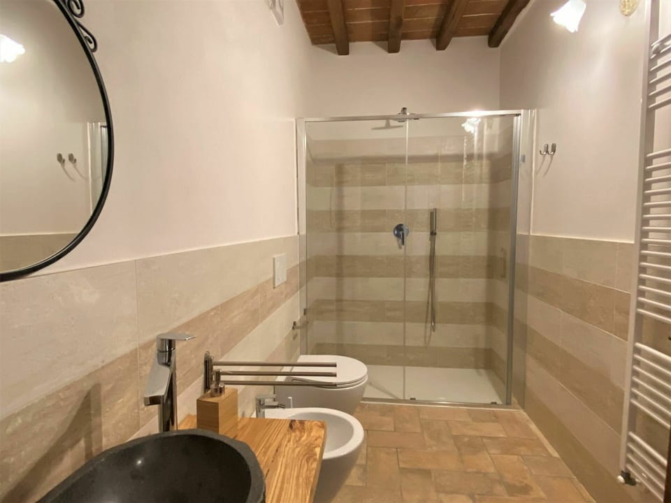 Property, Bathroom, Sink, Lighting, Interior Design, Bathroom Sink, Building, Flooring, Plumbing Fixture