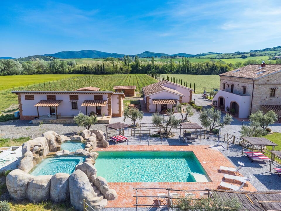 Sky, Water, Cloud, Property, Plant, Window, Azure, Building, Swimming Pool, Body Of Water