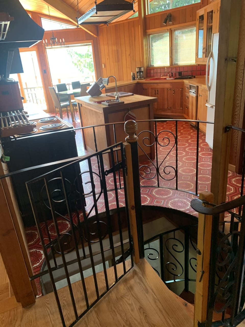 Stairs to downstairs 
