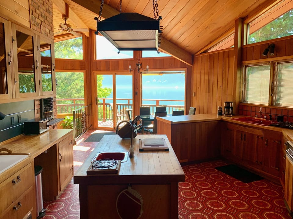 Upper kitchen