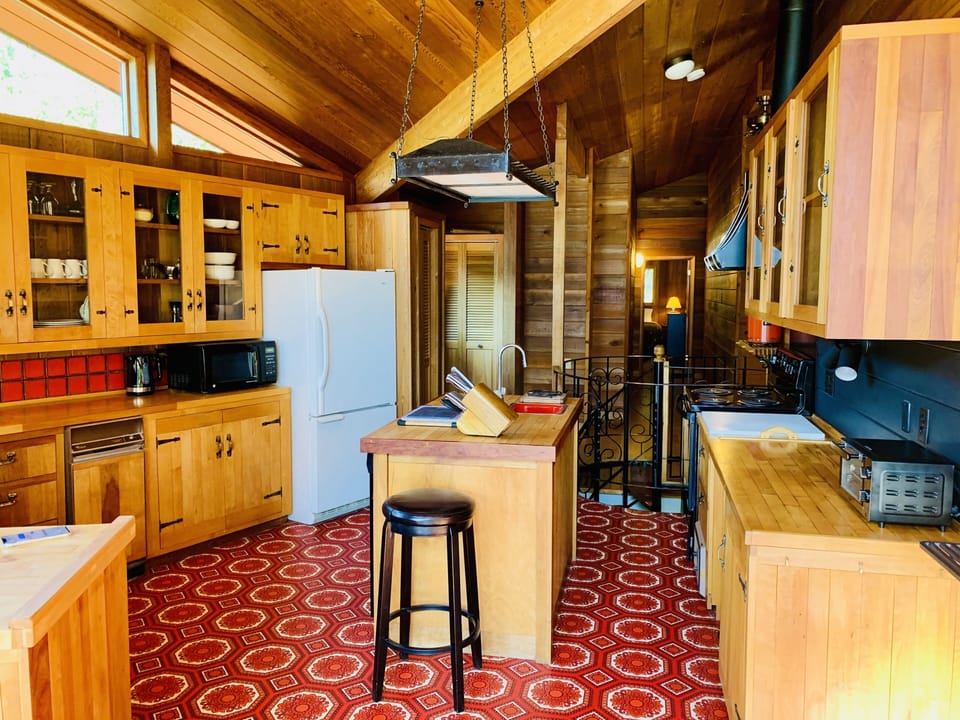 Upper kitchen