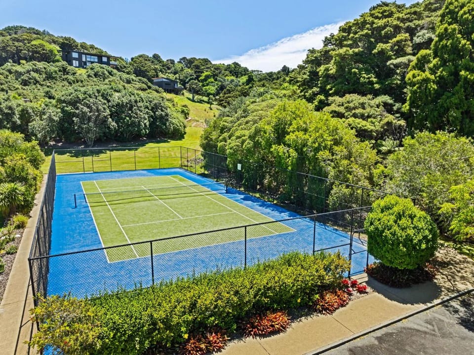 Matapouri Park private Tenis Court 