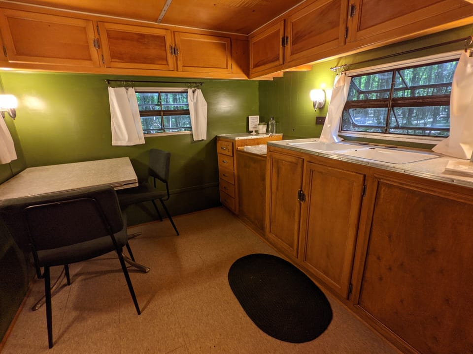 Food Prep/Dinette Area