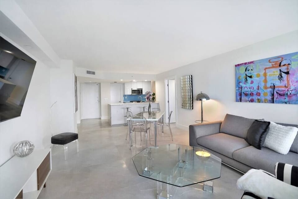 Living room, Roku streaming tv, dining area