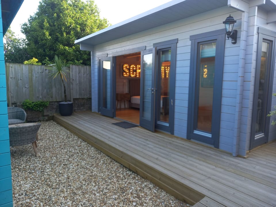 Scrummy Cabin Exterior