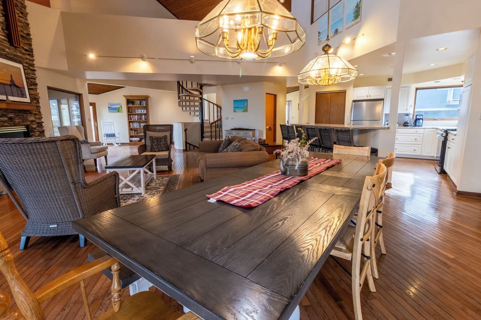 Main Level | Dining | Living Room