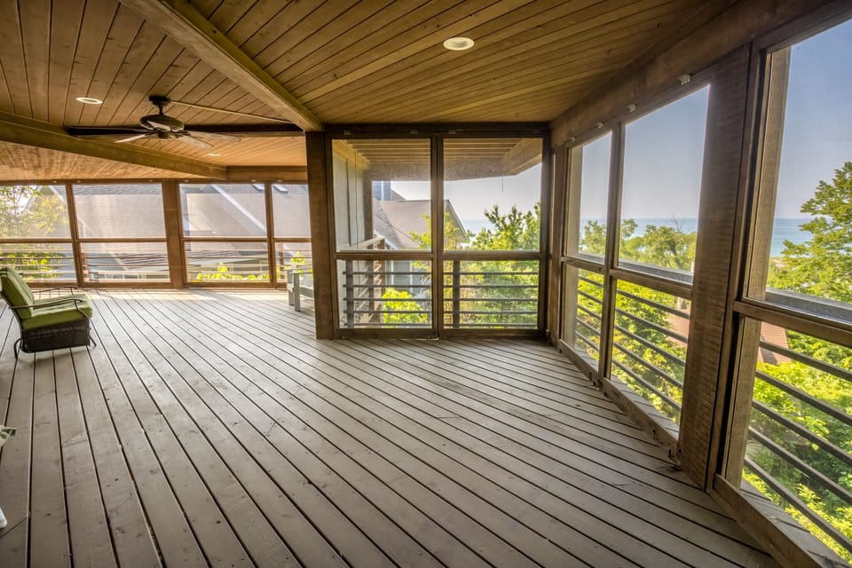 Outside Living | Screened in Porch