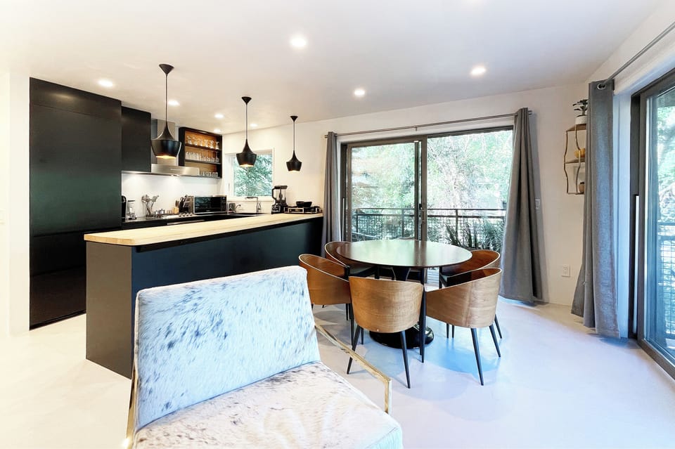 2.03-telluride-bear-creek-modern-4-kitchen_and_dining_1