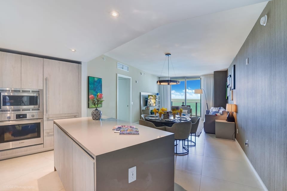 Kitchen & dining
