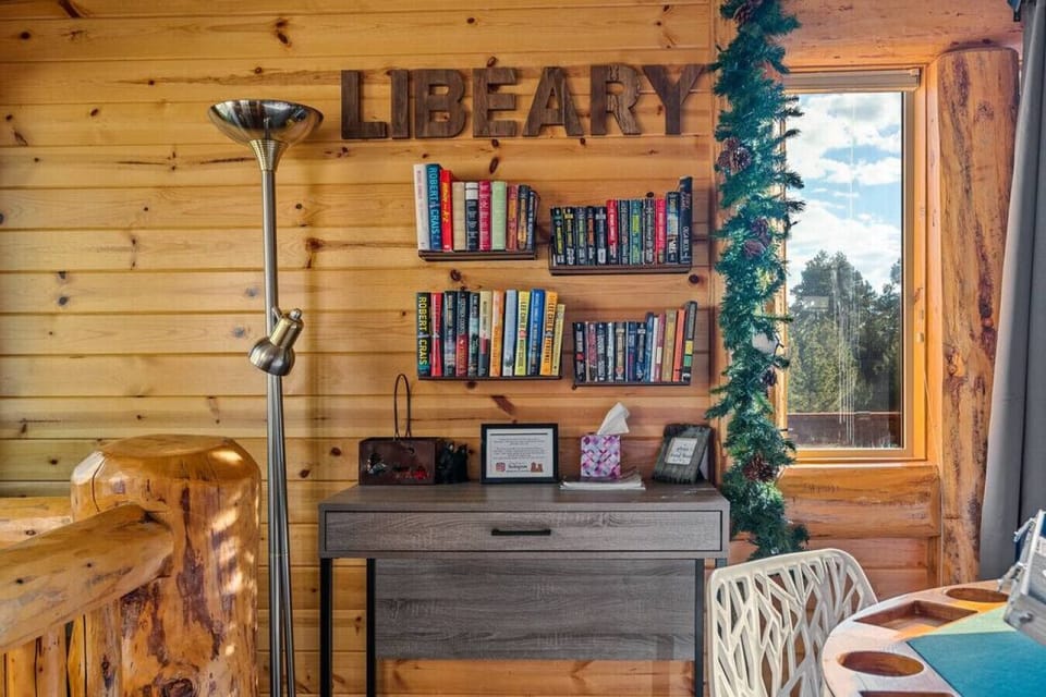Curl up with a book from the Bearadise Li“bear”y.