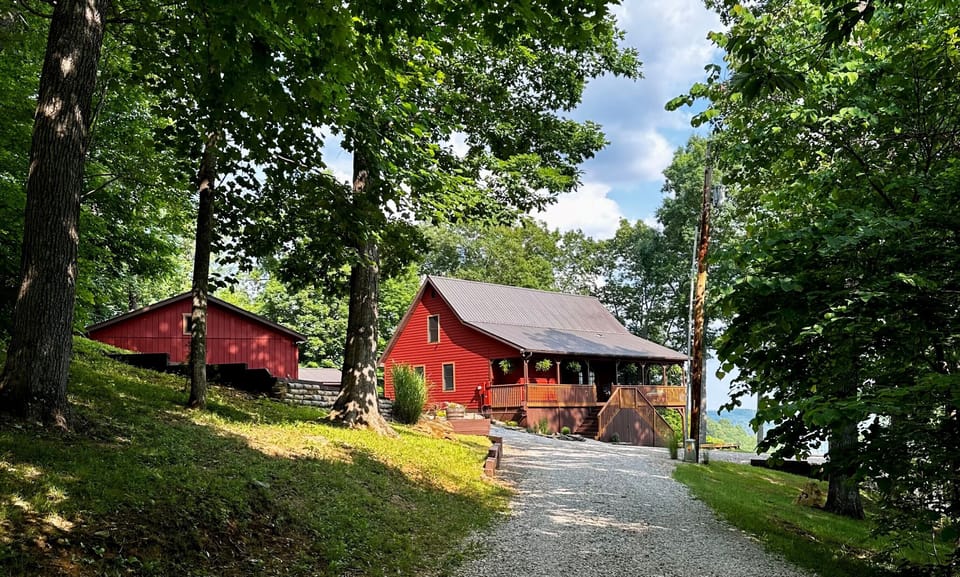 Private drive leading to the cabin