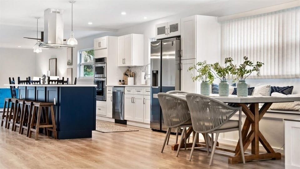 Kitchen dinette area perfect for those family breakfasts