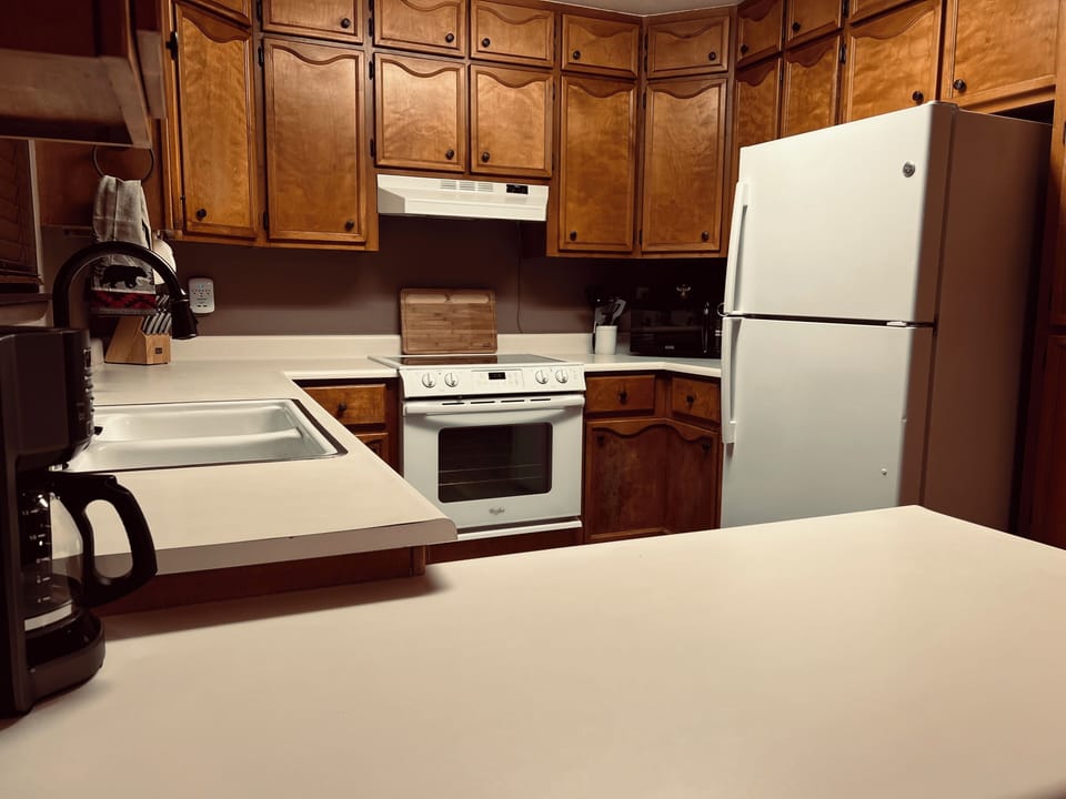 Full kitchen