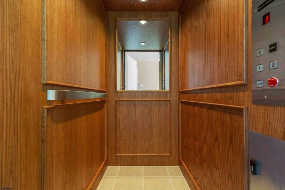 Elevator great for people that have trouble with stairs (great for luggage!)
