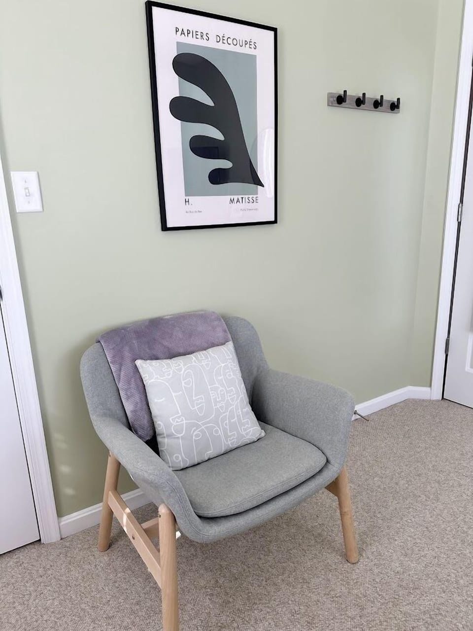 2nd floor queen bedroom