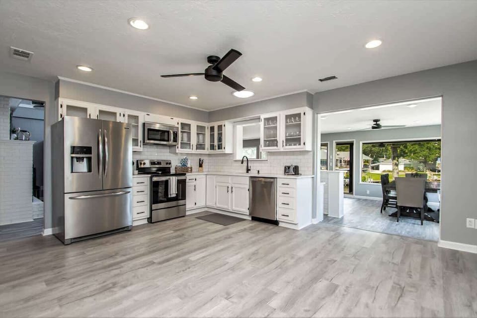 The fully equipped kitchen has everything you need to make a memorable family meal.