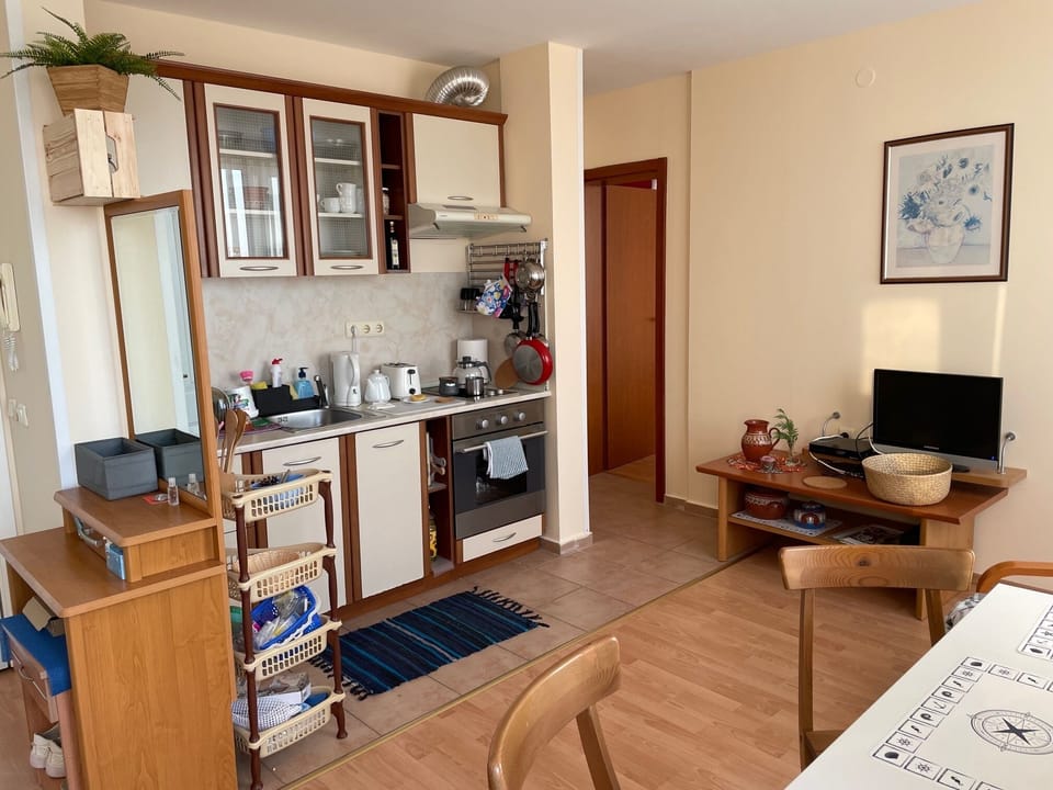 Kitchen and Dining 