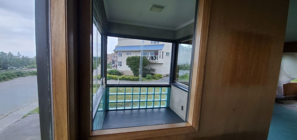 upper porch outdoor seating