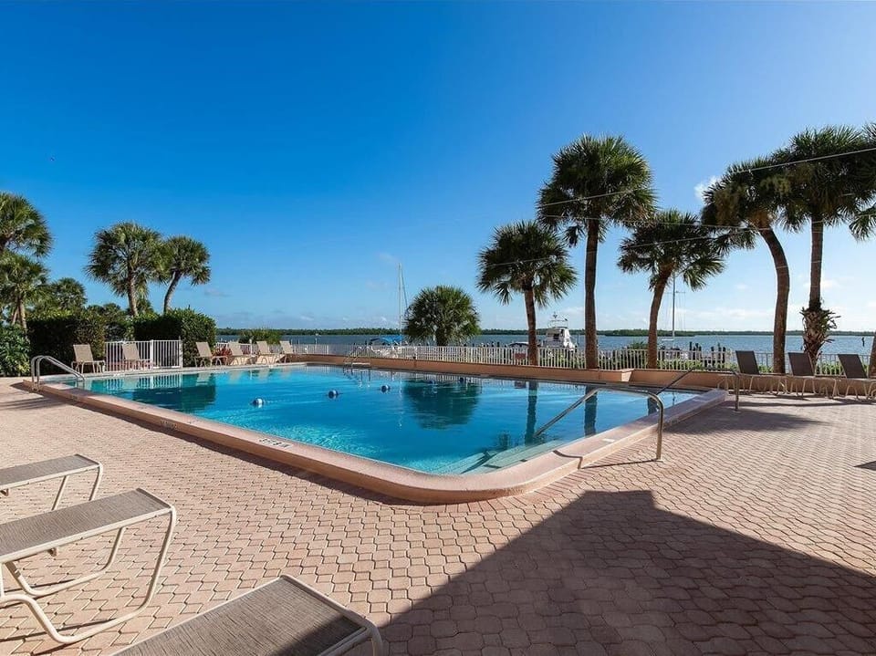 Riverside Pool