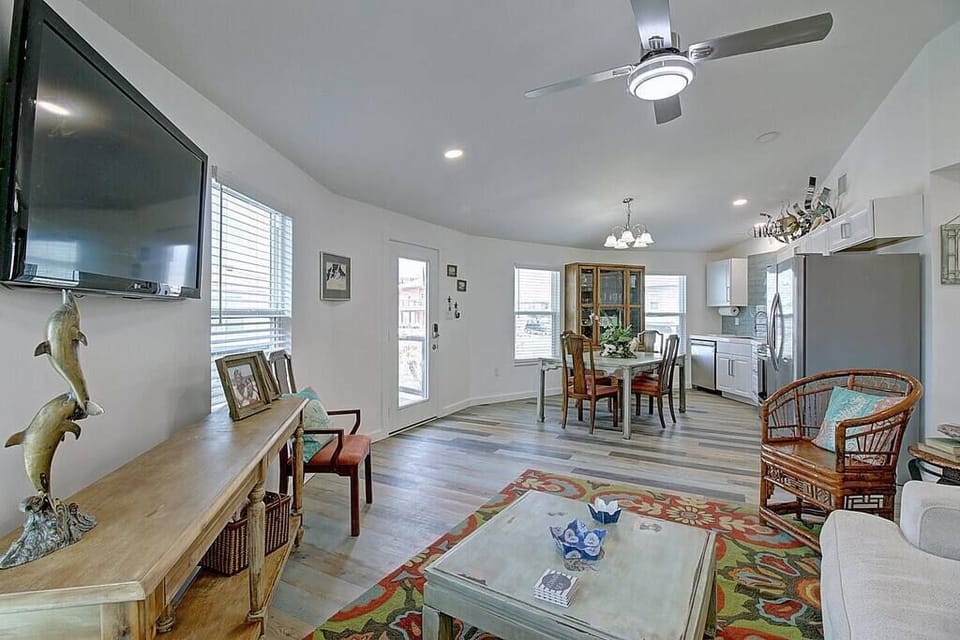 Seamless flow, endless comfort! The perfect blend of style and space. 