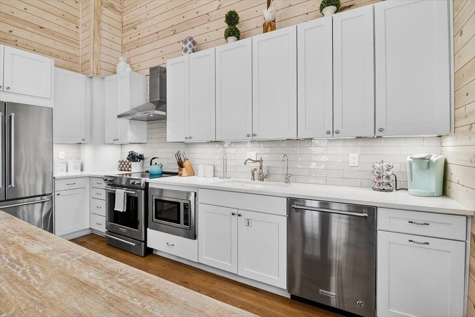 Kitchen, 2nd Floor