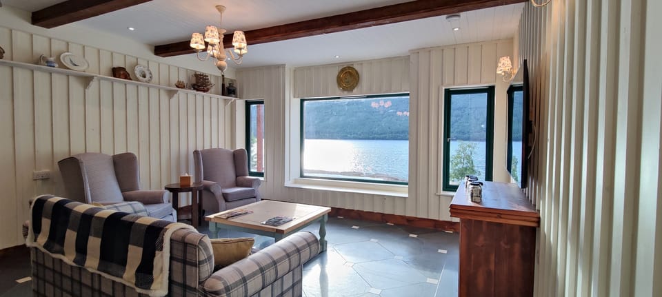 Pebble shore cabins