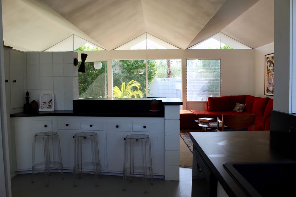 Kitchen/Bar