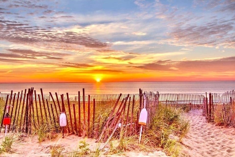 Beautiful ocean view beachfront sunrise
