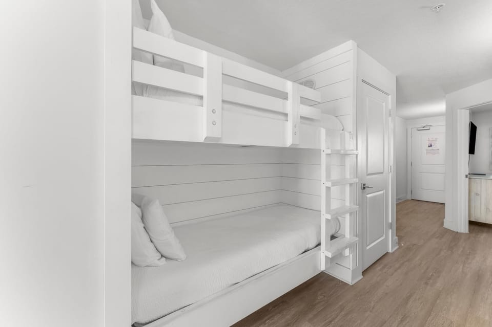 Bunk Alcove