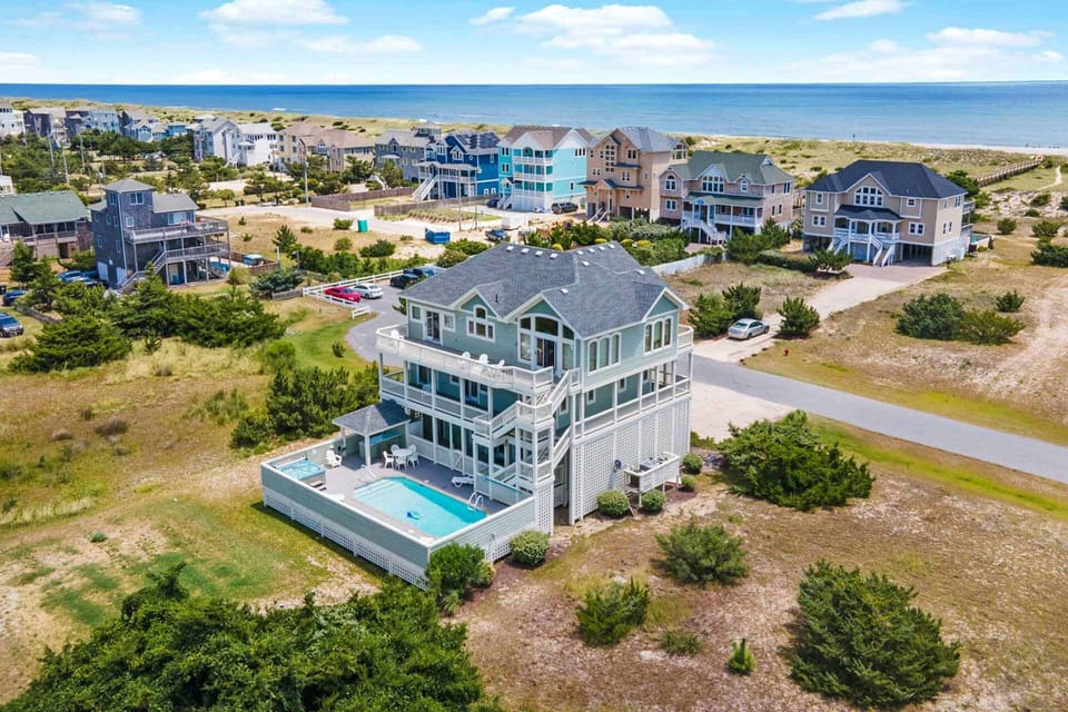 This luxurious South Beach community home will become your next vacation destination.