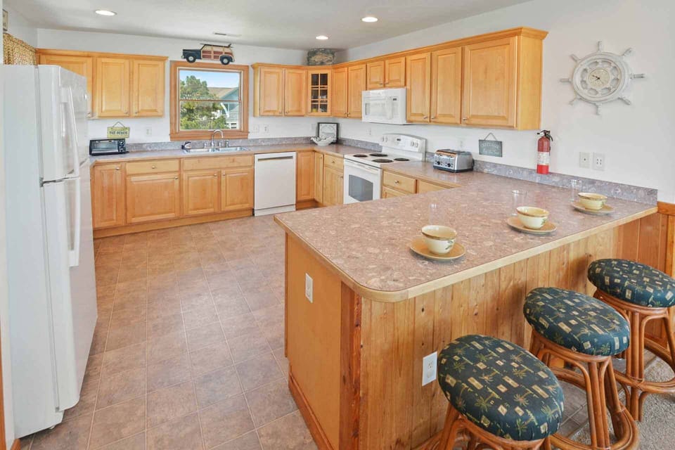 Surf-or-Sound-Realty-966-Corey's-Heaven-Kitchen-2