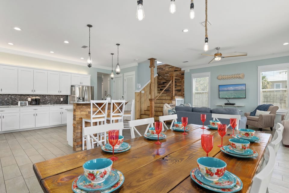 1st Floor Dining Area