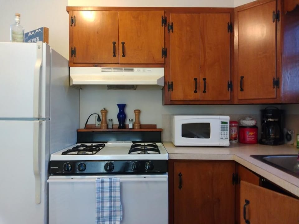 Kitchen stove area