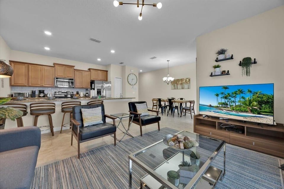 Living Room + Smart TV
