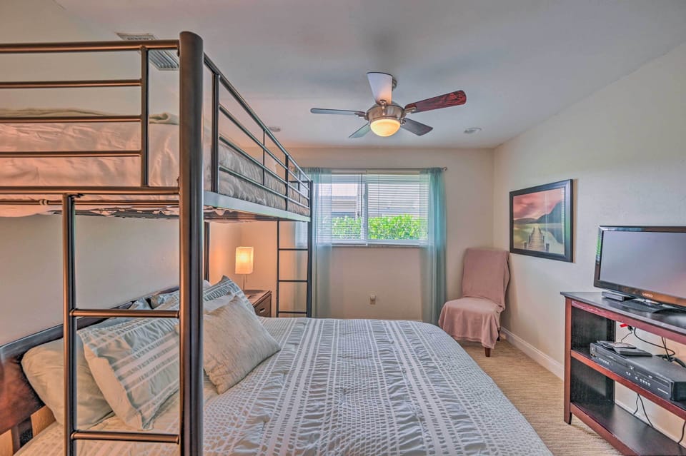 Bedroom 3 | Smart TV w/ Cable