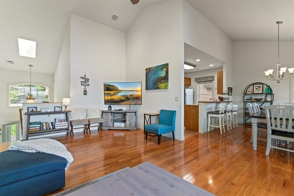 Upper level living space