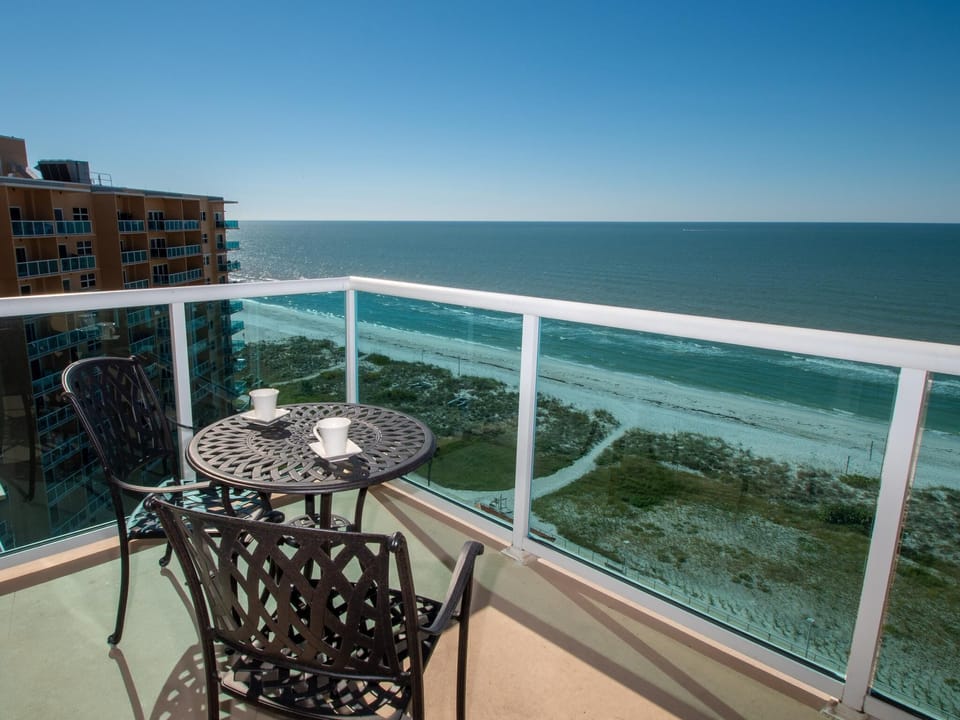 Gorgeous view of the white sands of Clearwater Beach