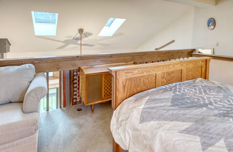 Alternate View of Loft Area