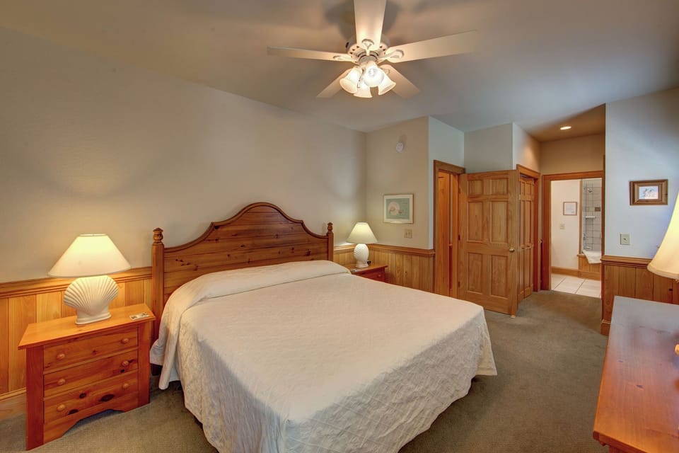Downstairs Master King Bedroom