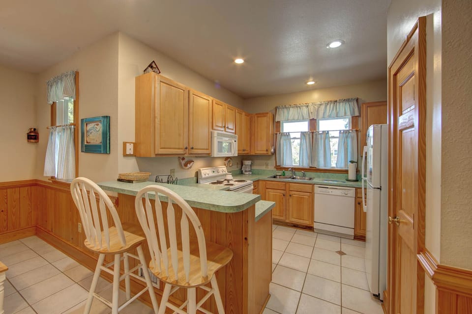 Breakfast Bar in Kitchen