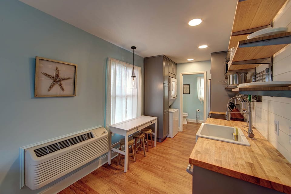 Upstairs Kitchen (3)