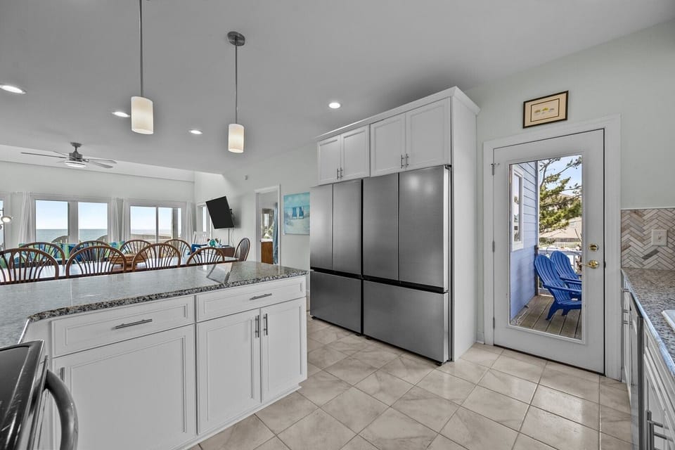 Kitchen - Double Fridges - Private Porch Entrance