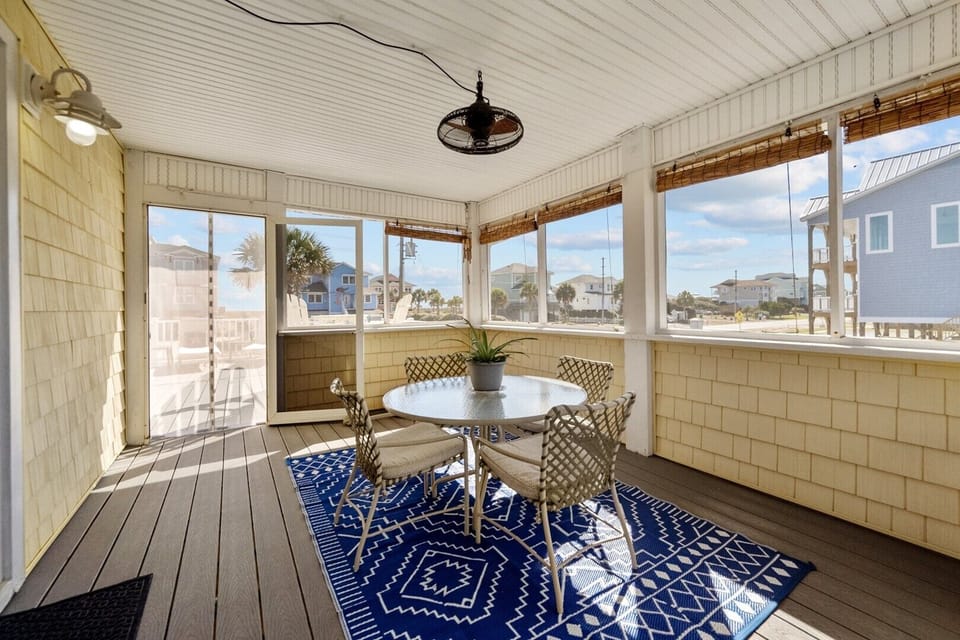 Top Level Screened Porch - Access to Open Deck
