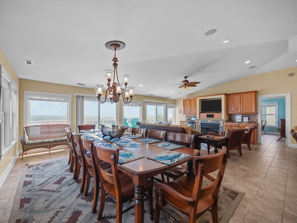 Dining - Deck Access