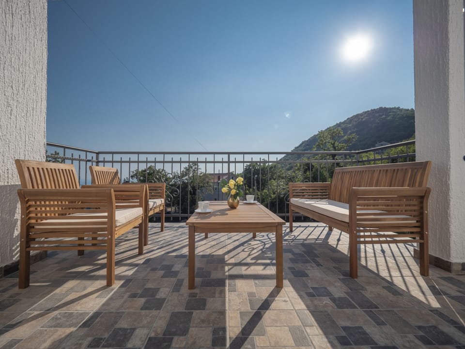 The mountain air mixes with the coastal and you will have a view of the coast 
