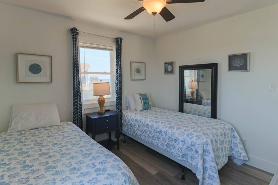 Upper Level Bedroom