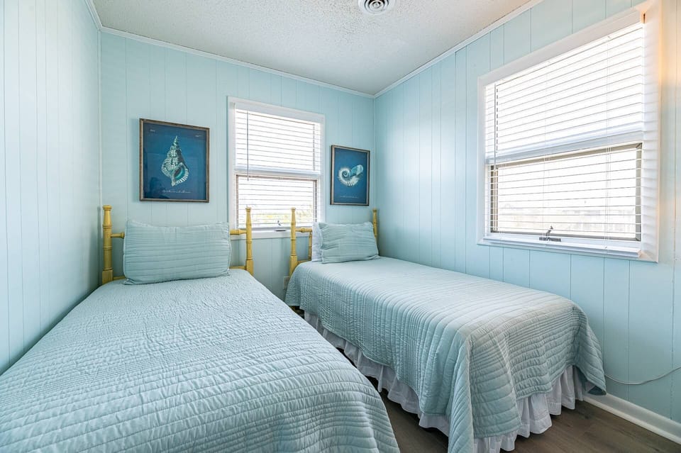 Mid Level Bedroom