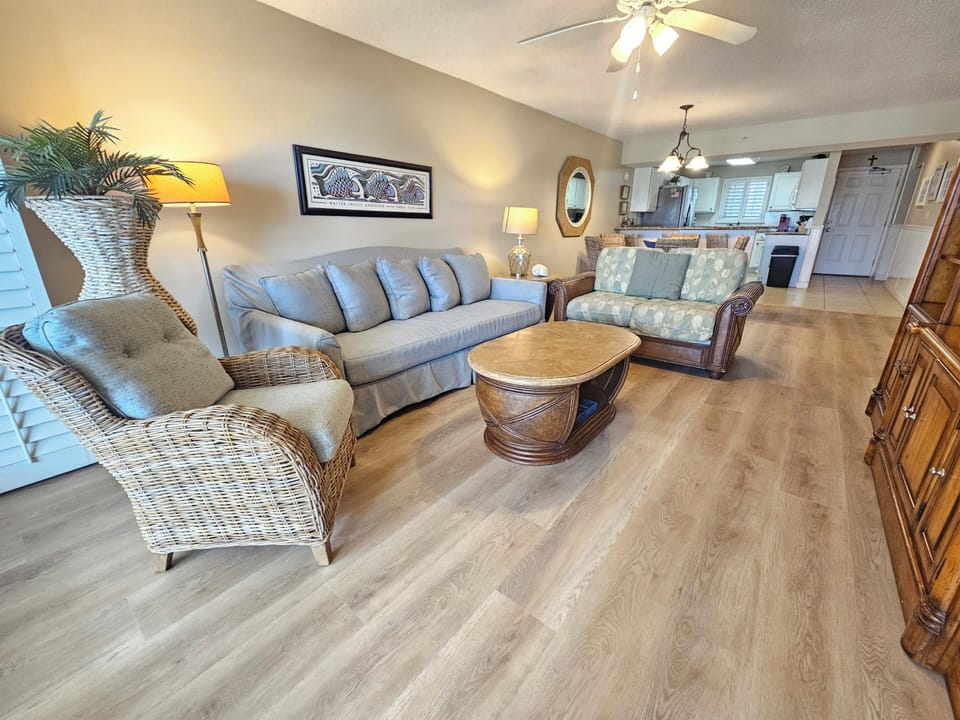 Living Area w/Smart TV