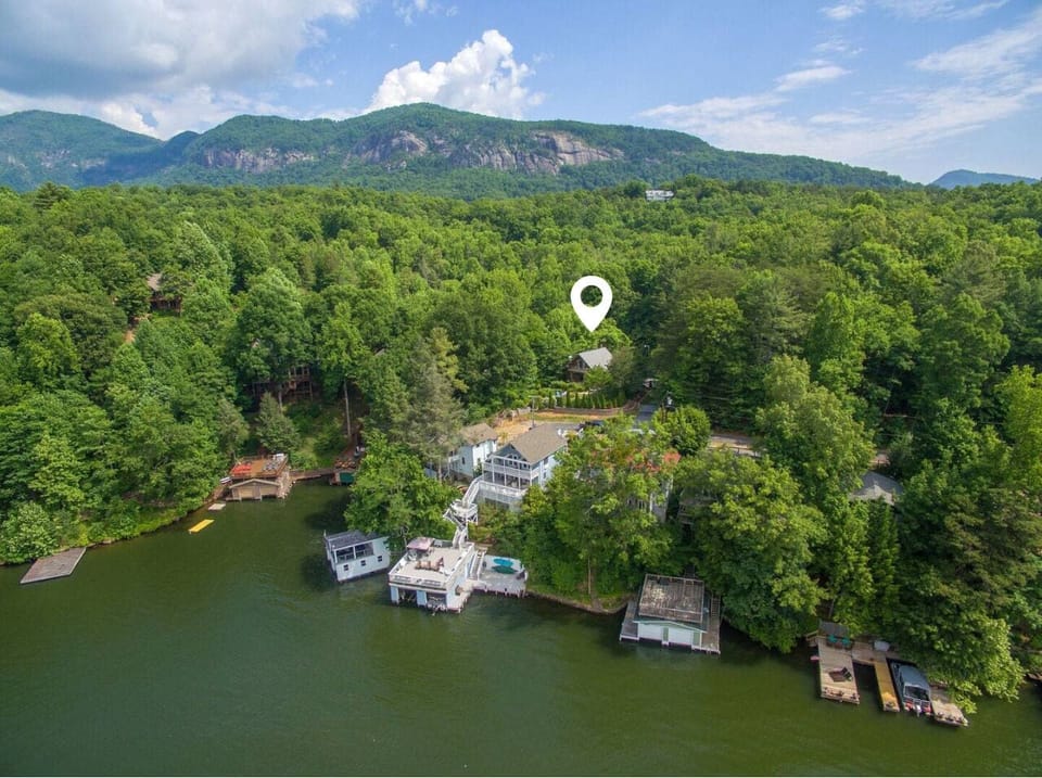 Lake Lured Away is tucked behind one of Greybeard's neighboring lakefront homes (Lakeshire on Lake Lure) making it the perfect option for an extended family lake vacation.