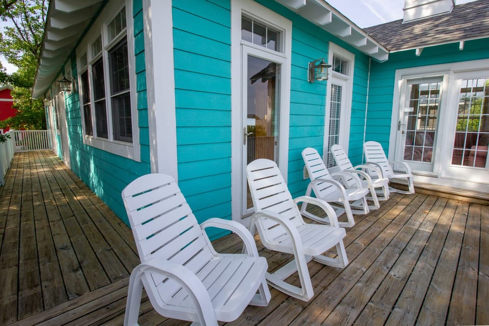 Outdoor Living | Upper Deck